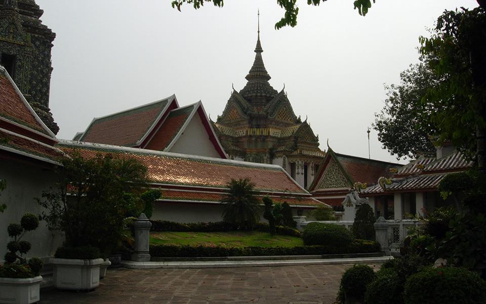 Annie's sisters' trip to Thailand