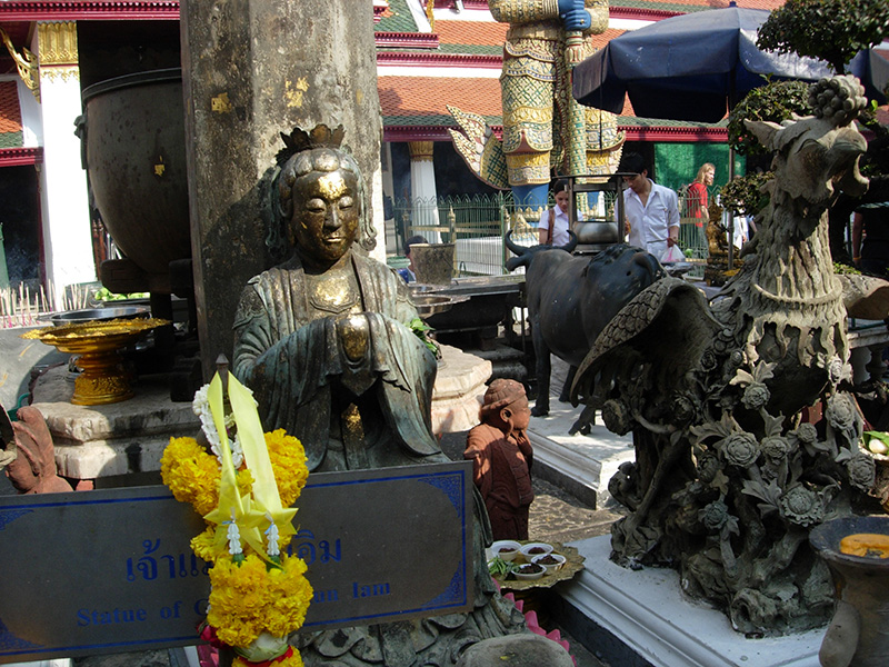 Annie's sisters' trip to Thailand